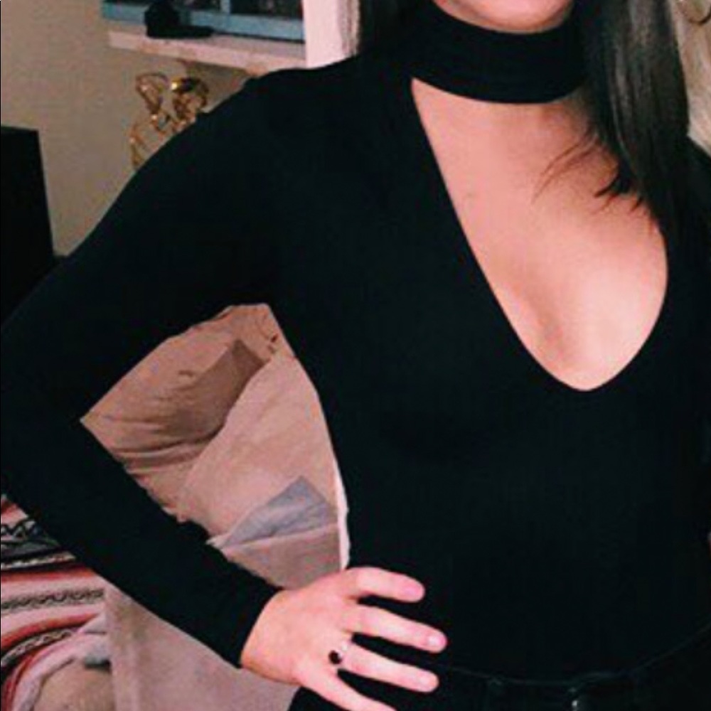 black v neck body suit with collar